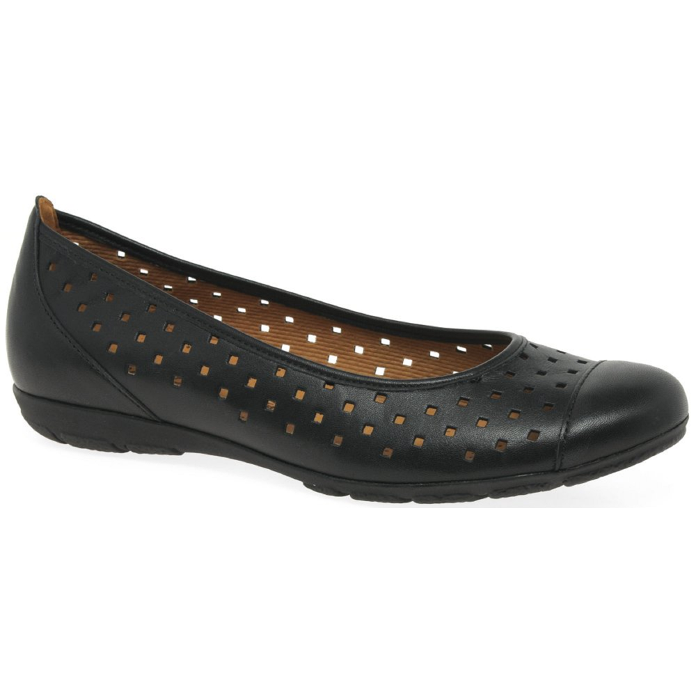 Gabor Ruffle Black Shoes