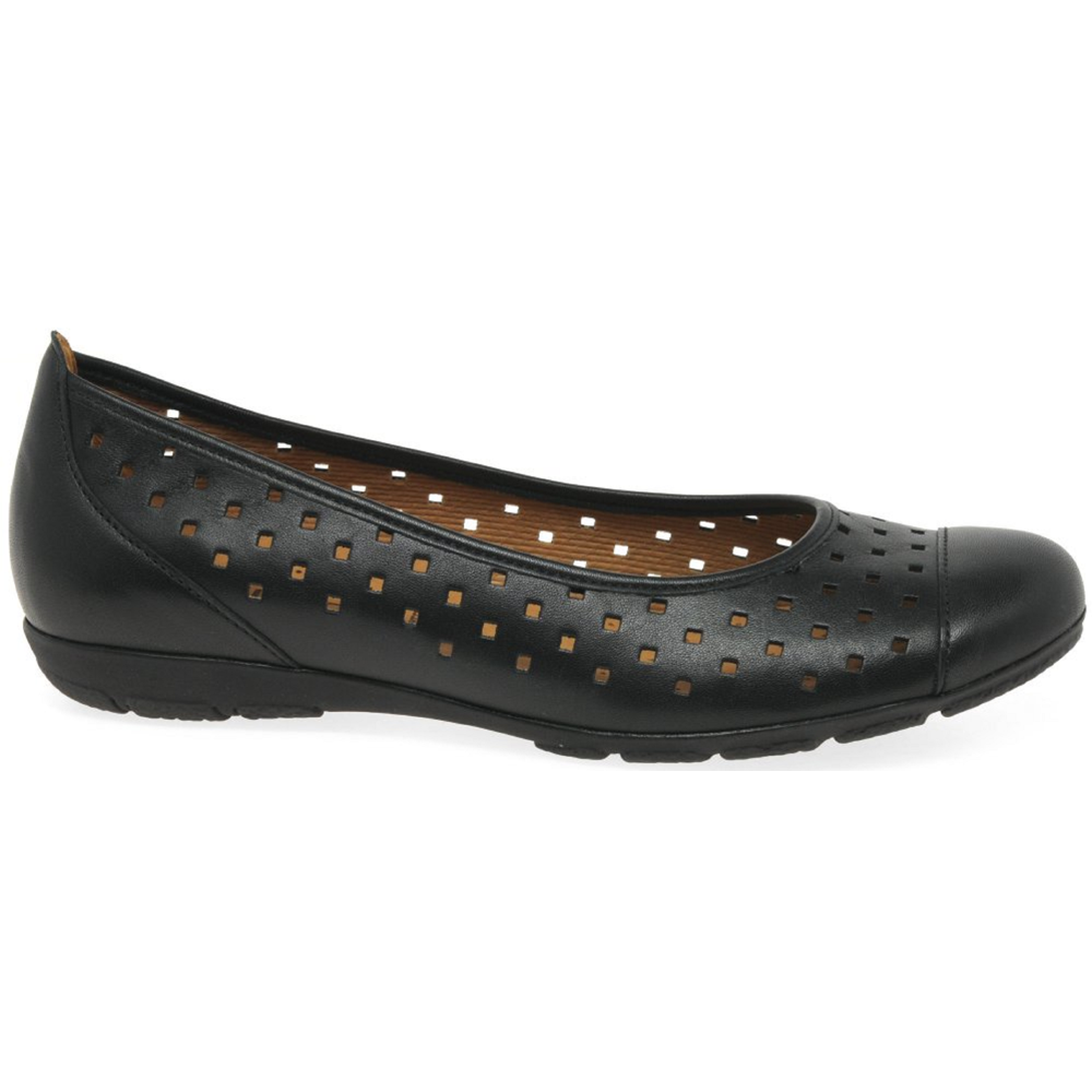 Gabor Ruffle Black Shoes