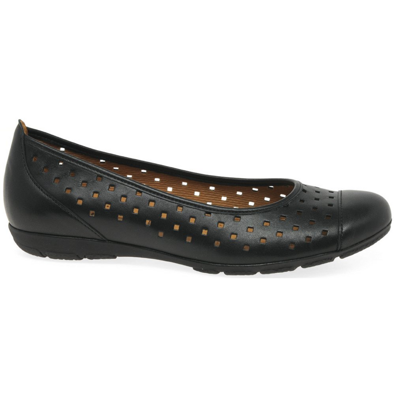 Gabor Ruffle Black Shoes